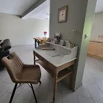 Sous Le Clocher Apartament